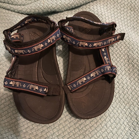 Teva Sandals Size US 9 for kids - Picture 1 of 4